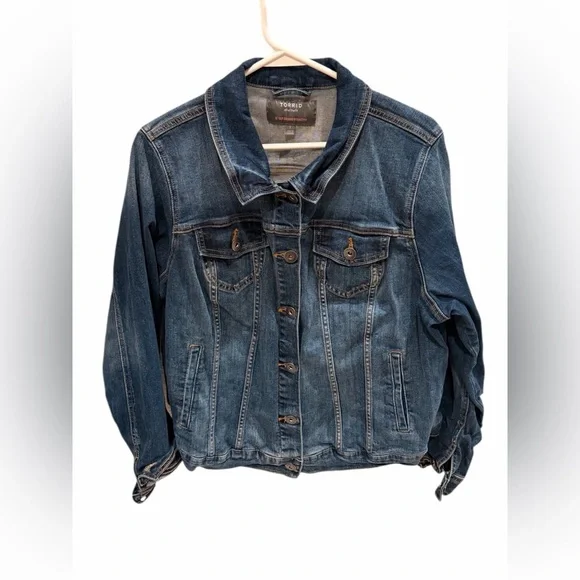Torrid Denim Trucker Jacket Blue Stretch Dark Wash Women’s Size 2X - Picture 1 of 3